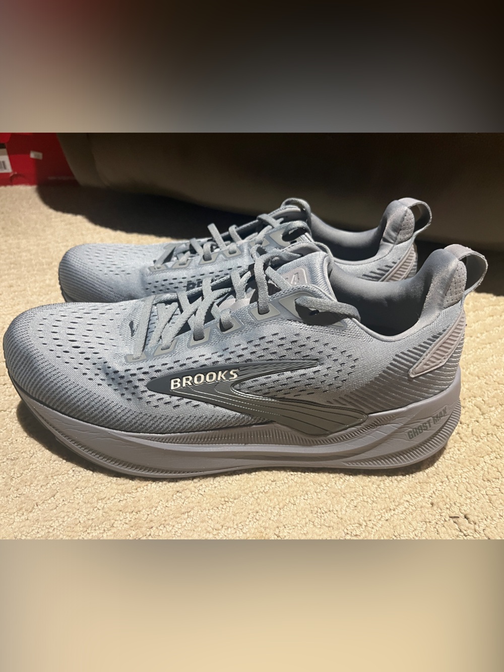 Brooks Ghost Max 4 (2E Wide) - Light Gray